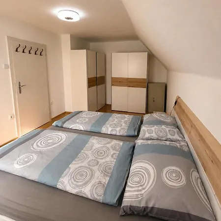 Zentrale Mit Parkplatz Inklusive Apartament *